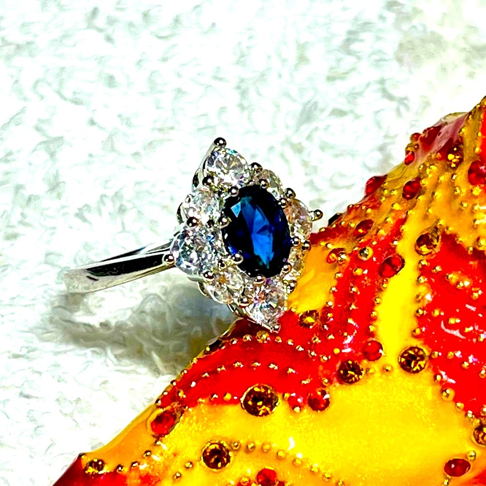 🦋Elegant Silver and Blue Gemstone Ring